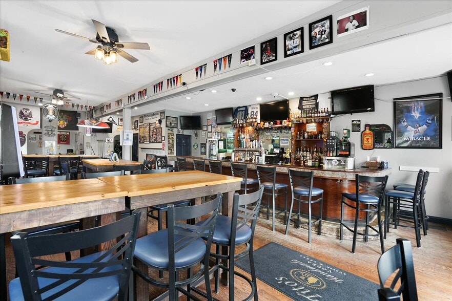 More Photos Of 1101 River Rd, New Windsor Township General Retail For Sale