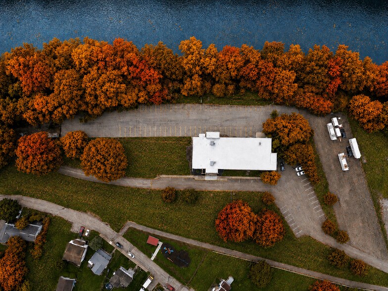 More Photos Of 1 Kiski Ave, Leechburg Office For Sale