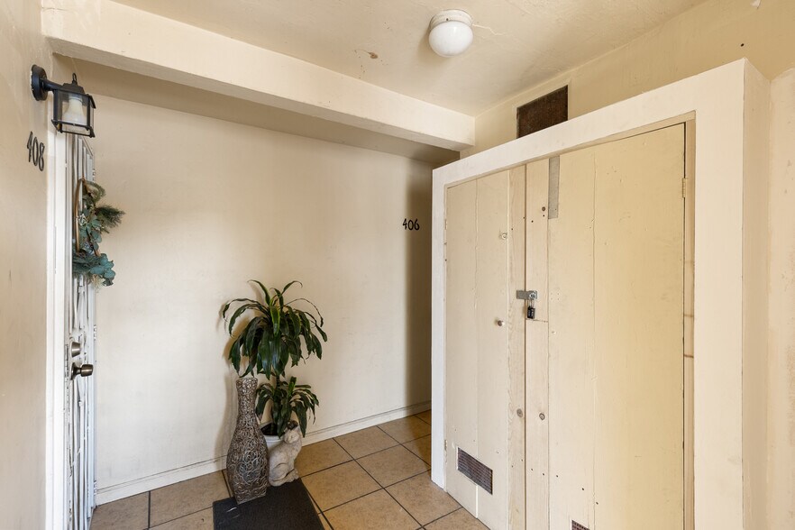 More Photos Of 402 Olivewood Ter, San Diego Multifamily For Sale