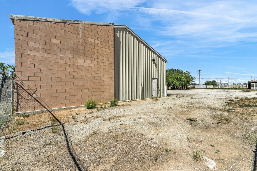 More Photos Of 42725 2nd St E, Lancaster Manufacturing For Sale