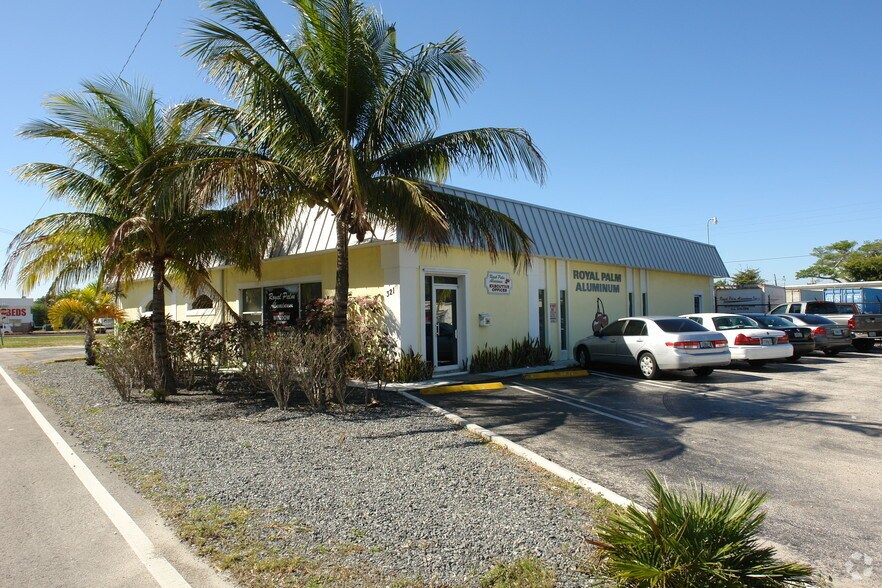 Primary Photo Of 313-321 N Railroad Ave, Boynton Beach Warehouse For Lease