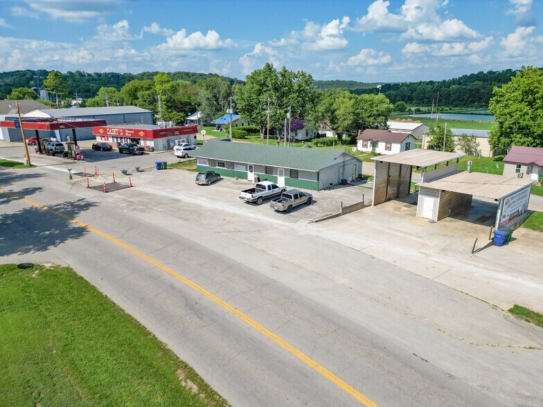 More Photos Of 398 S Main St, Hartville General Retail For Sale