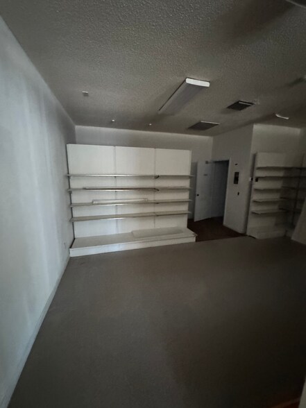 More Photos Of 3478-3480 17th St, Sarasota General Retail For Sale