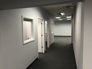 More Photos Of 405 S Washington Blvd, Mundelein Office For Sale