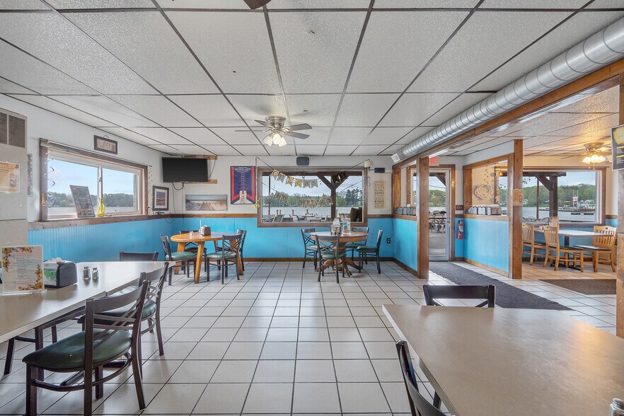 More Photos Of 356 King St, Fair Haven Marina For Sale