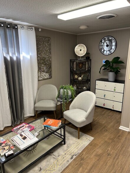 More Photos Of 16 E Williams St, Winder Medical For Sale