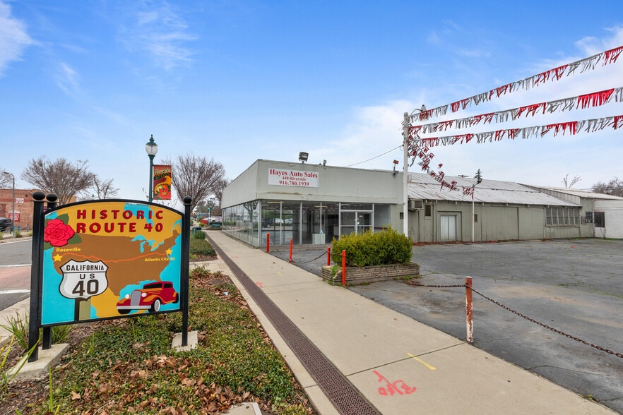 More Photos Of 440 Riverside Ave, Roseville Auto Dealership For Lease