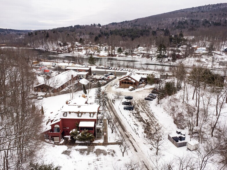 More Photos Of 2 Oak St, West Stockbridge Hospitality For Sale