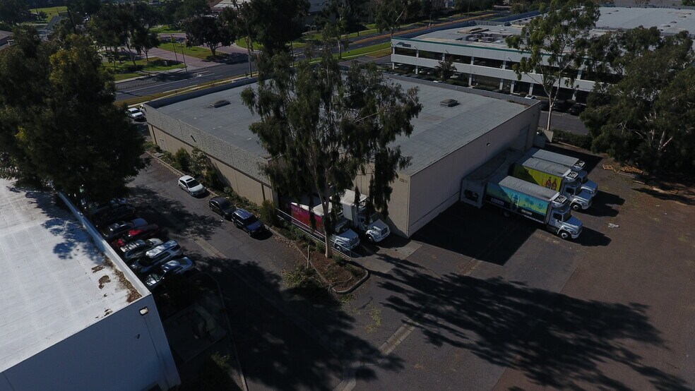 More Photos Of 13211 166th St, Cerritos Warehouse For Lease