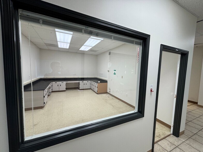 More Photos Of 2415 Ponderosa Dr, Lawrence Warehouse For Lease