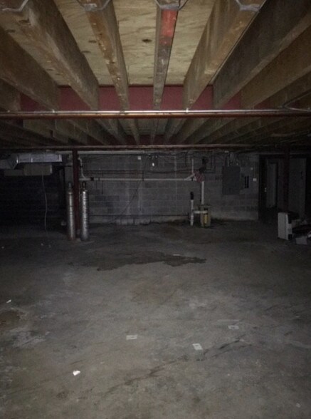 More Photos Of 313 Main St, Red Hill Restaurant For Lease