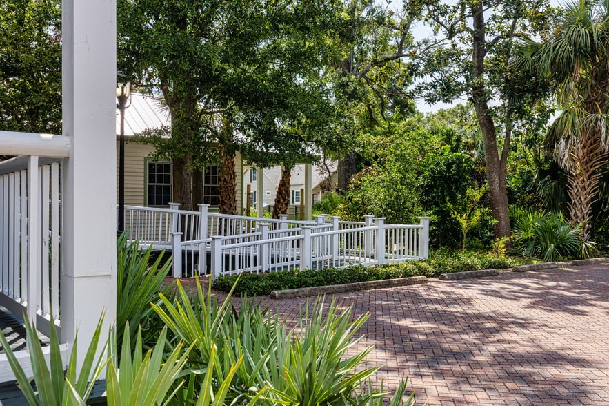 More Photos Of 245 Intendencia St, Pensacola Office Residential For Lease