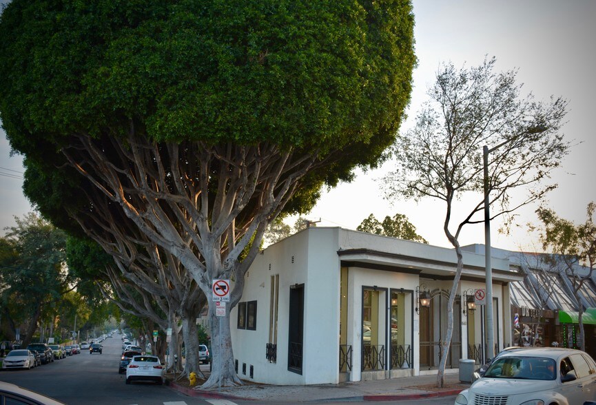 More Photos Of 8460 Santa Monica Blvd, West Hollywood Freestanding For Sale