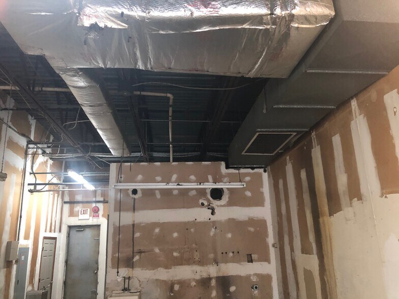 More Photos Of 13163-13184 Centerpointe Way, Woodbridge Office For Sale