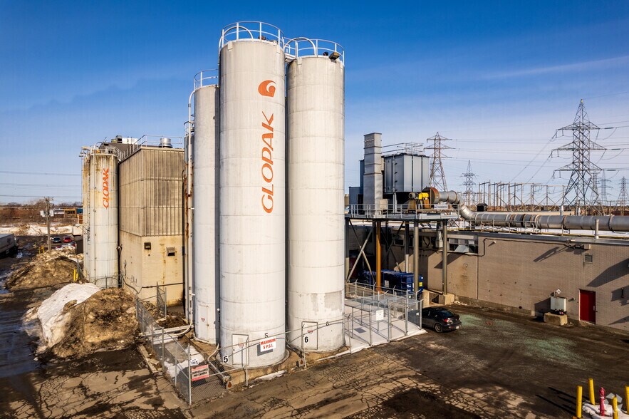 More Photos Of 4753-4767 Boul Des Grandes-Prairies, Montréal Industrial For Lease