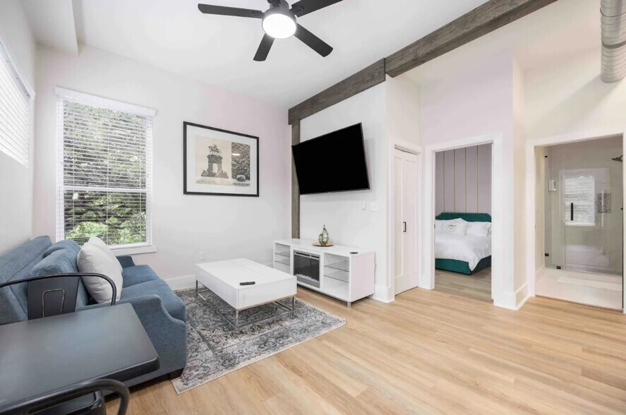 More Photos Of 214 Welch St, Houston Apartments For Sale