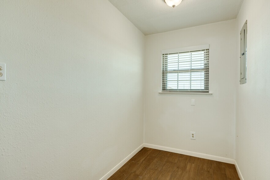 More Photos Of 27427 Highway 36, Damon Land For Sale