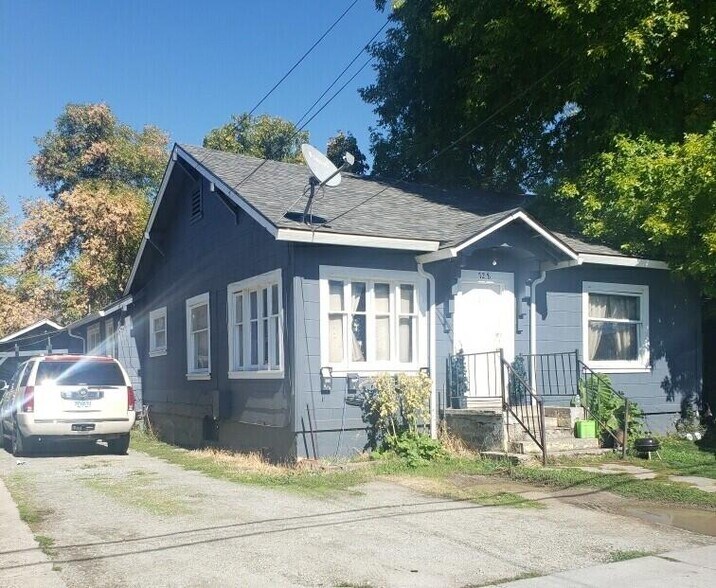 Primary Photo Of 728 W 11th St, Medford Apartments For Sale