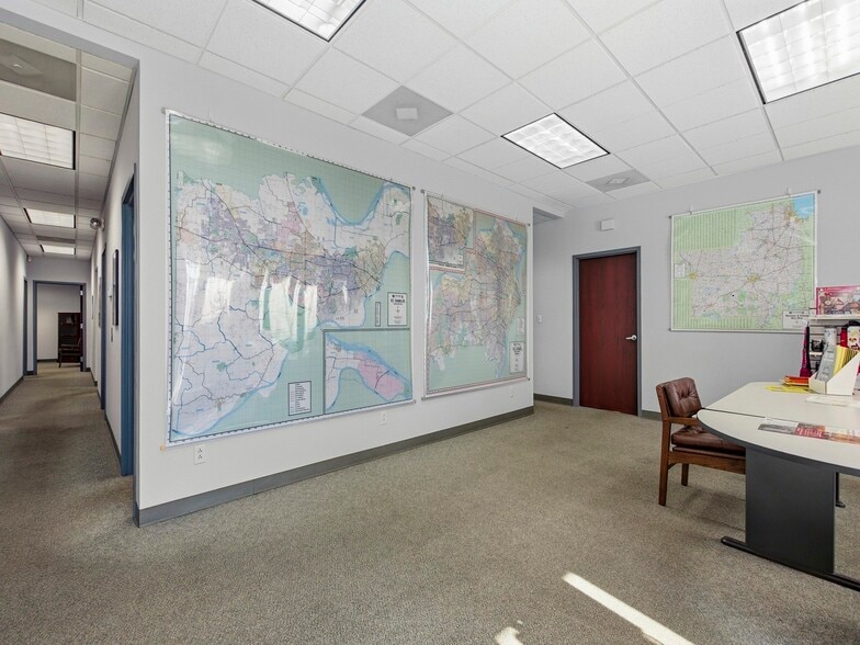 More Photos Of 6062 Lemay Ferry Rd, Saint Louis Warehouse For Sale