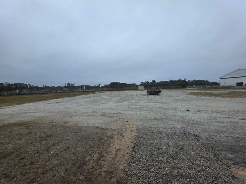 More Photos Of 250 Raleigh St, Wilmington Warehouse For Lease