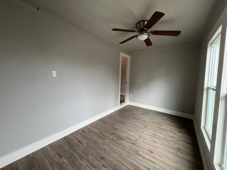 More Photos Of 101 Stanley Ct, San Antonio Multifamily For Sale