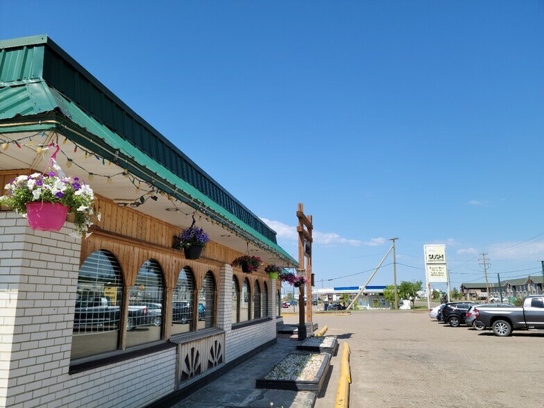 More Photos Of 1325 Alaska Av, Dawson Creek Restaurant For Sale