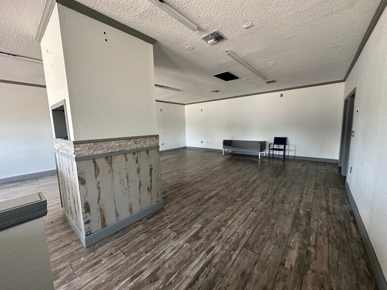 More Photos Of 813 Deltona Blvd, Deltona Office For Sale