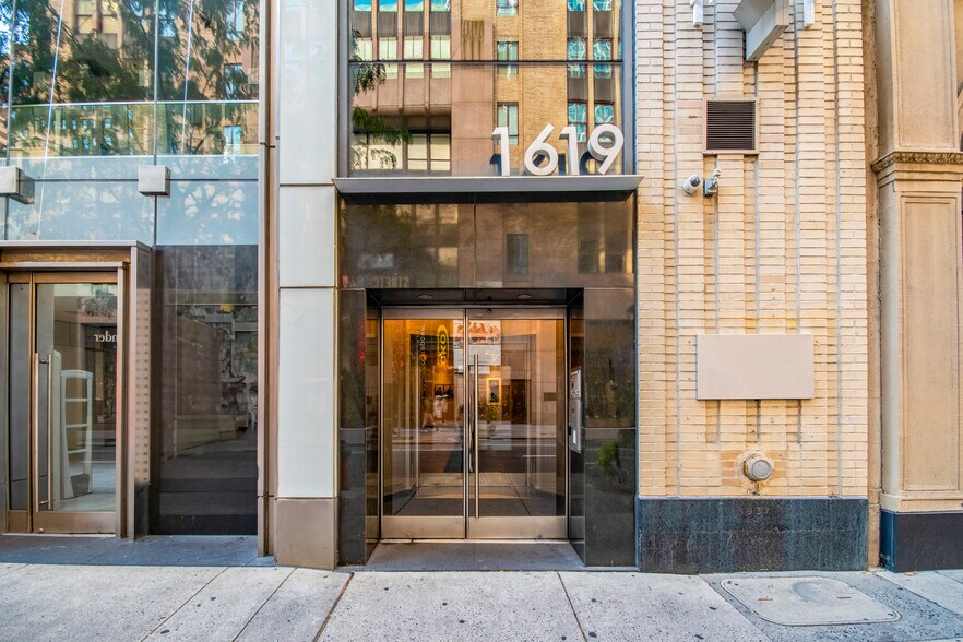 More Photos Of 1619 Walnut St, Philadelphia Office For Lease