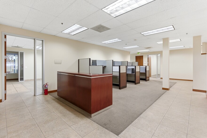 More Photos Of 11700 Monarch St, Garden Grove Warehouse For Sale