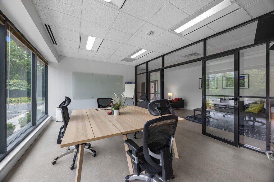 More Photos Of 1 Texas Station Ct, Timonium Office For Lease