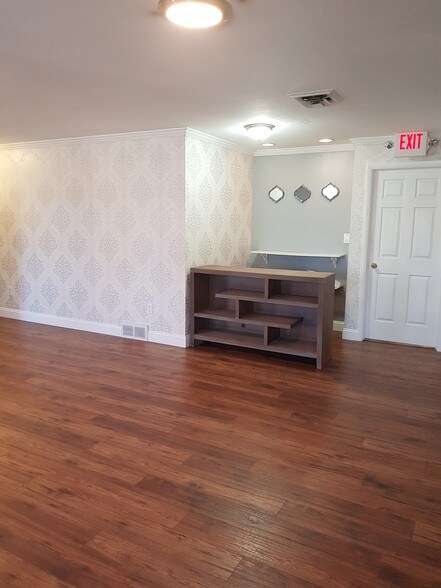 More Photos Of 864 Burdeck St, Schenectady Office For Sale