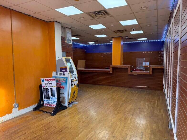 More Photos Of 605 Washington St, Hoboken Storefront For Lease