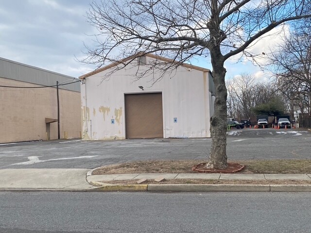 More Photos Of 61 Whittaker St, Riverside Specialty For Sale