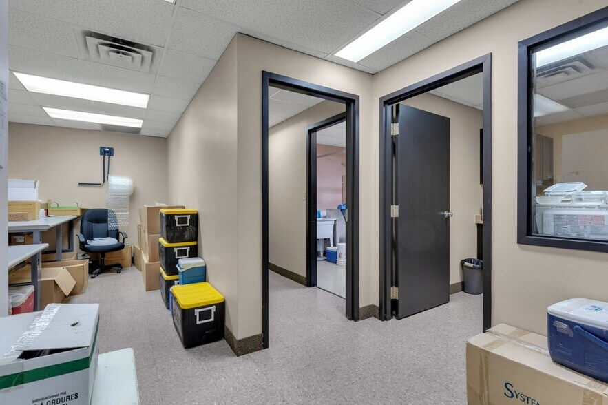 More Photos Of 590 Cataraqui Woods Dr, Kingston Flex For Sale