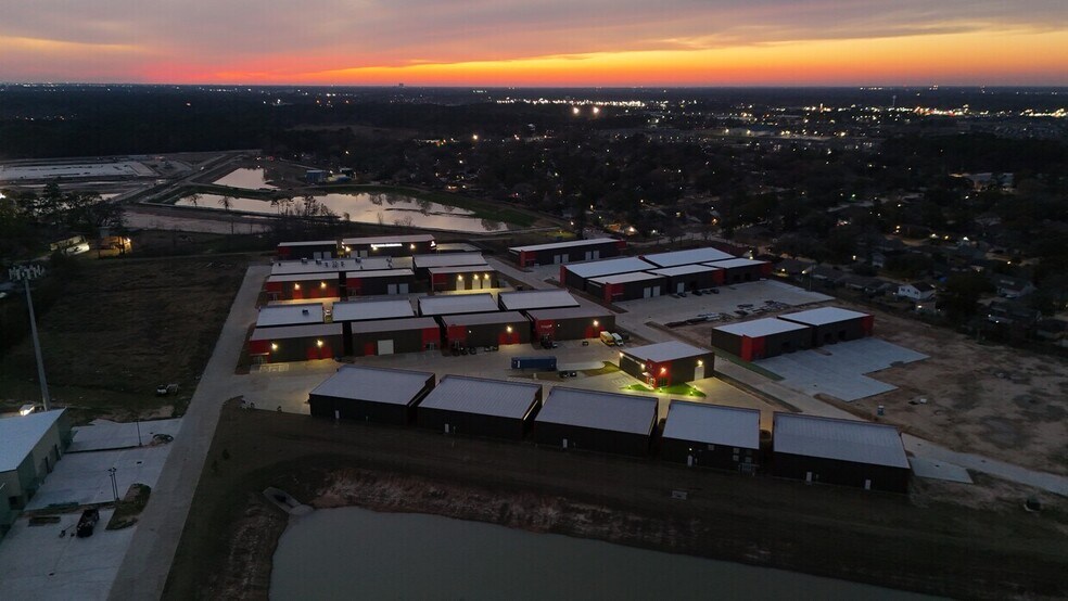 More Photos Of 16313 North Fwy 28, Houston Warehouse For Sale