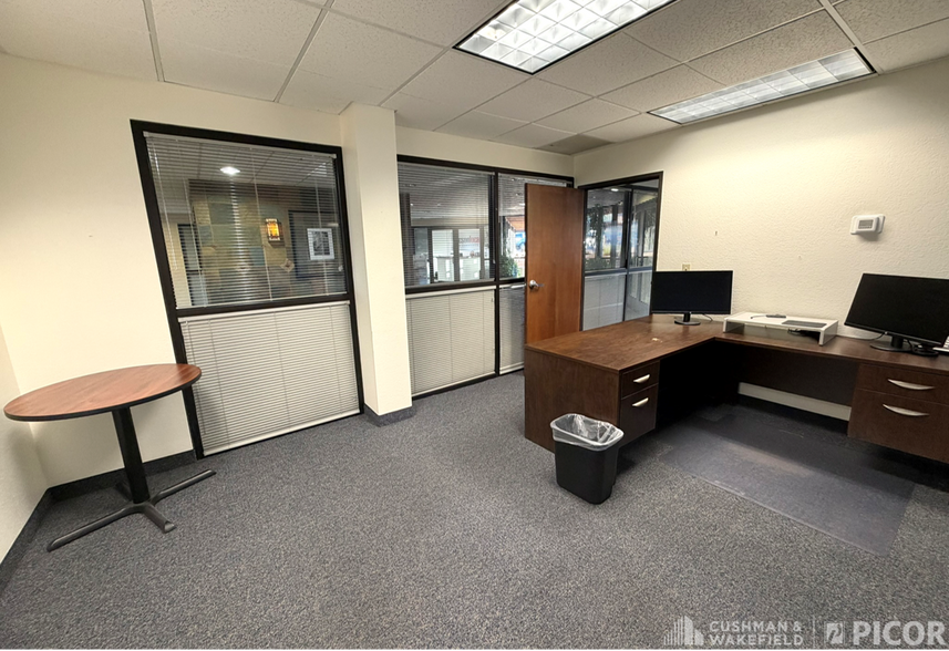 More Photos Of 3275 W Ina Rd, Tucson Office Residential For Lease