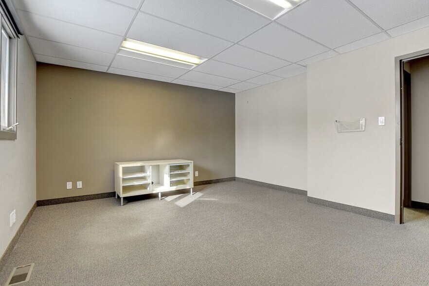 More Photos Of 2991 Carp Rd, Ottawa Office For Lease
