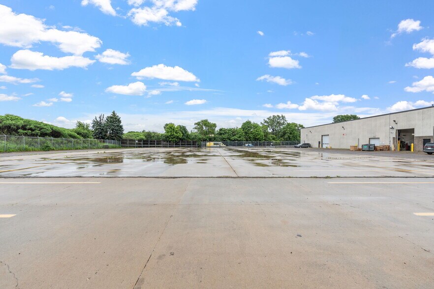 More Photos Of 2905 Lexington Ave S, Eagan Flex For Sale