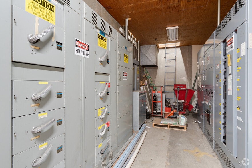 More Photos Of 1880 SW Merlo Dr, Beaverton Warehouse For Lease