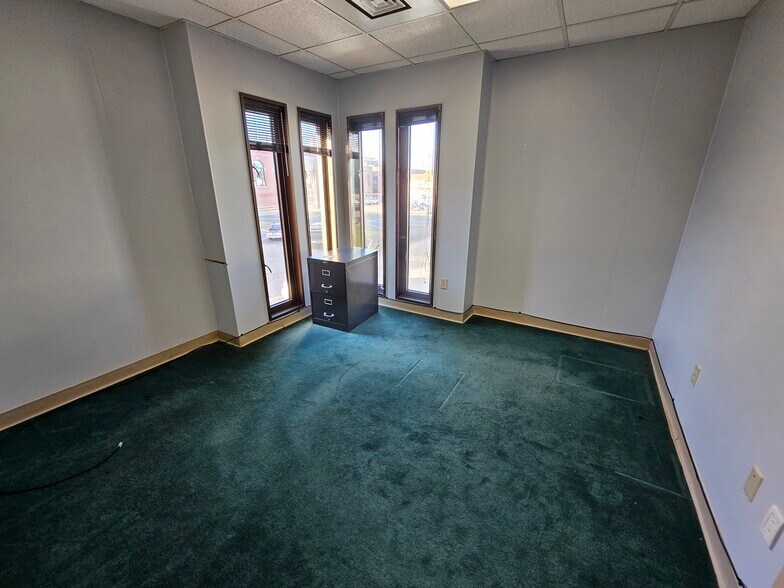 More Photos Of 97 S 4th St, Ishpeming Office For Lease