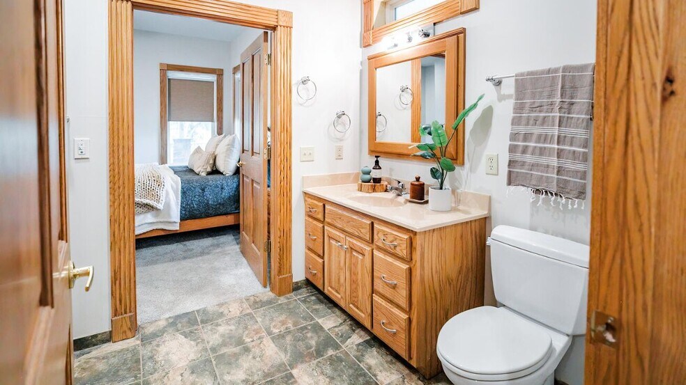 More Photos Of 352 MO-245, Dadeville Horse Stables For Sale