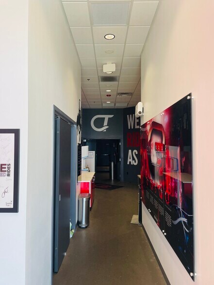 More Photos Of 8305 W Sunset Blvd, West Hollywood Office For Lease