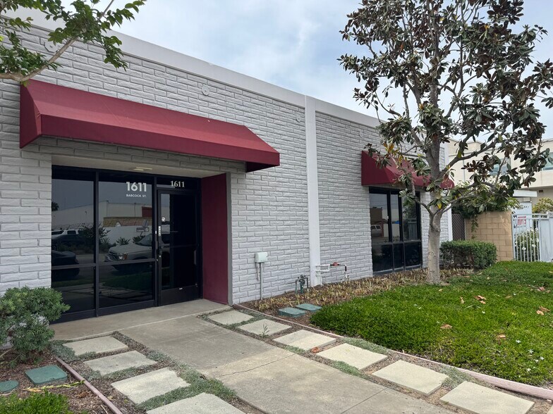 Primary Photo Of 868-882 W 16th St, Newport Beach Unknown For Lease