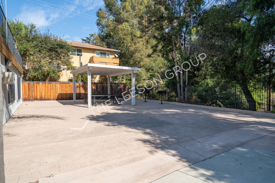 More Photos Of 1010 Clearbrook Ln, Vista Apartments For Sale
