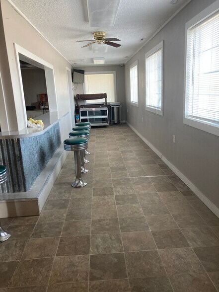 More Photos Of 101 Howard St, Stratton Restaurant For Sale