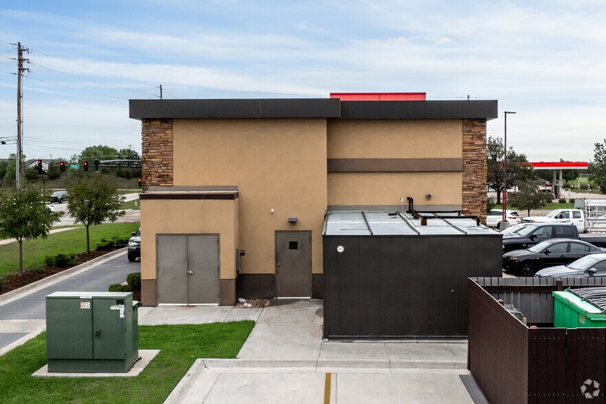More Photos Of WEST 37TH STREET NORTH & NORTH RIDGE ROAD, Wichita Fast Food For Lease