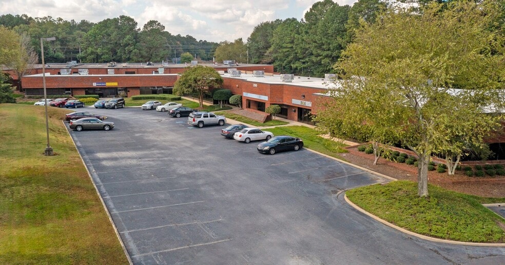 More Photos Of 1688 Phoenix Pky, College Park Unknown For Lease