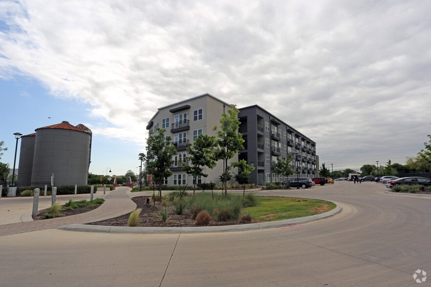 More Photos Of 423 Blue Star, San Antonio Apartments For Lease