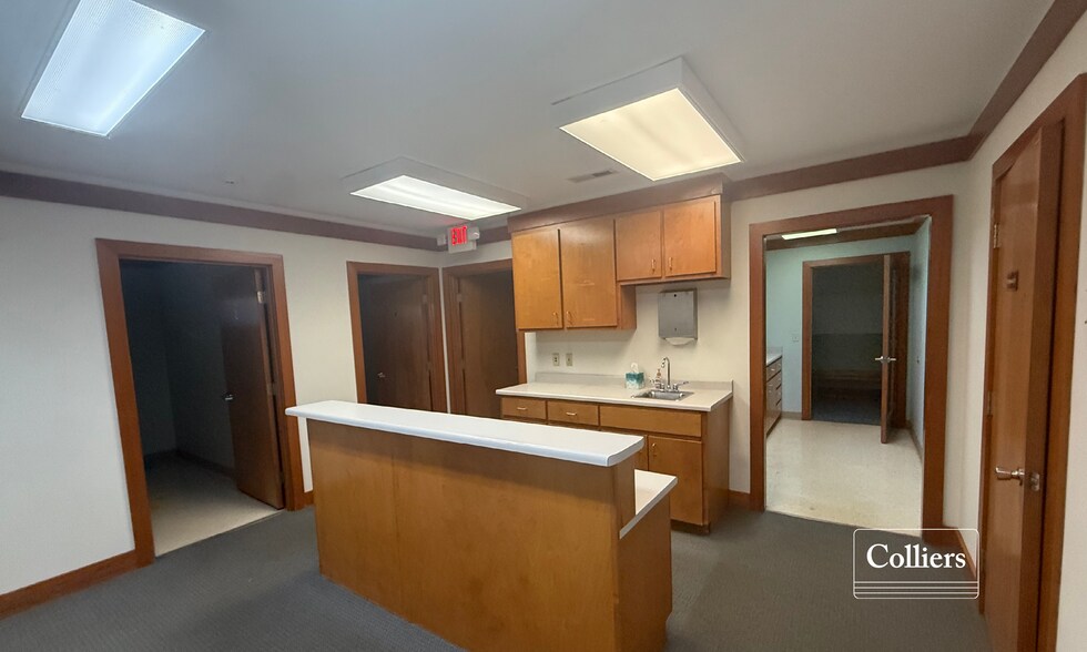 More Photos Of 3610 Moore Duncan Hwy, Moore Medical For Lease