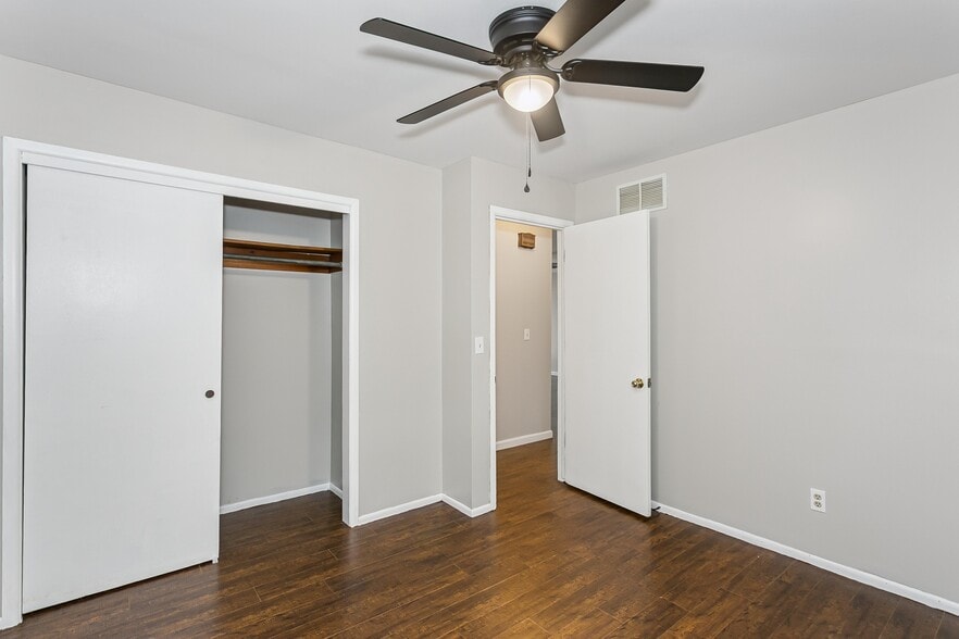 More Photos Of 534-544 N Richmond St, Wichita Apartments For Sale